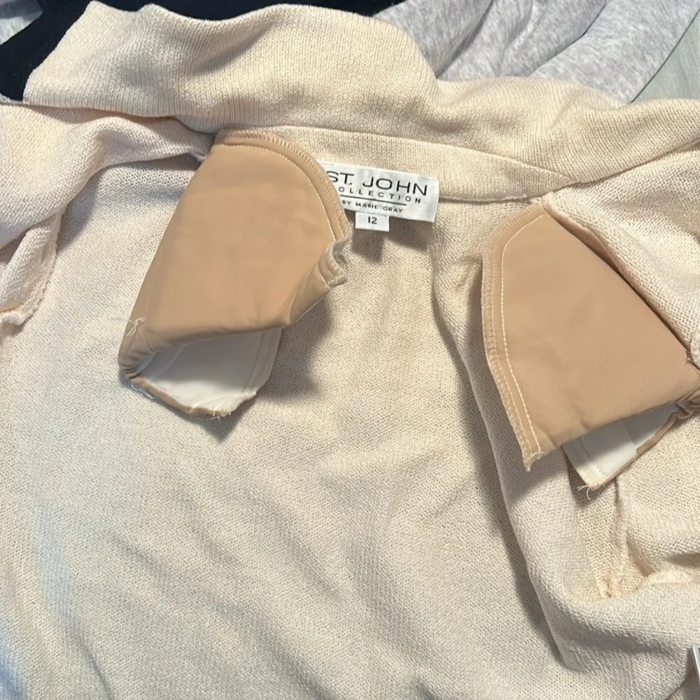 St. John tan and black jacket size 12 - Picture 5 of 5
